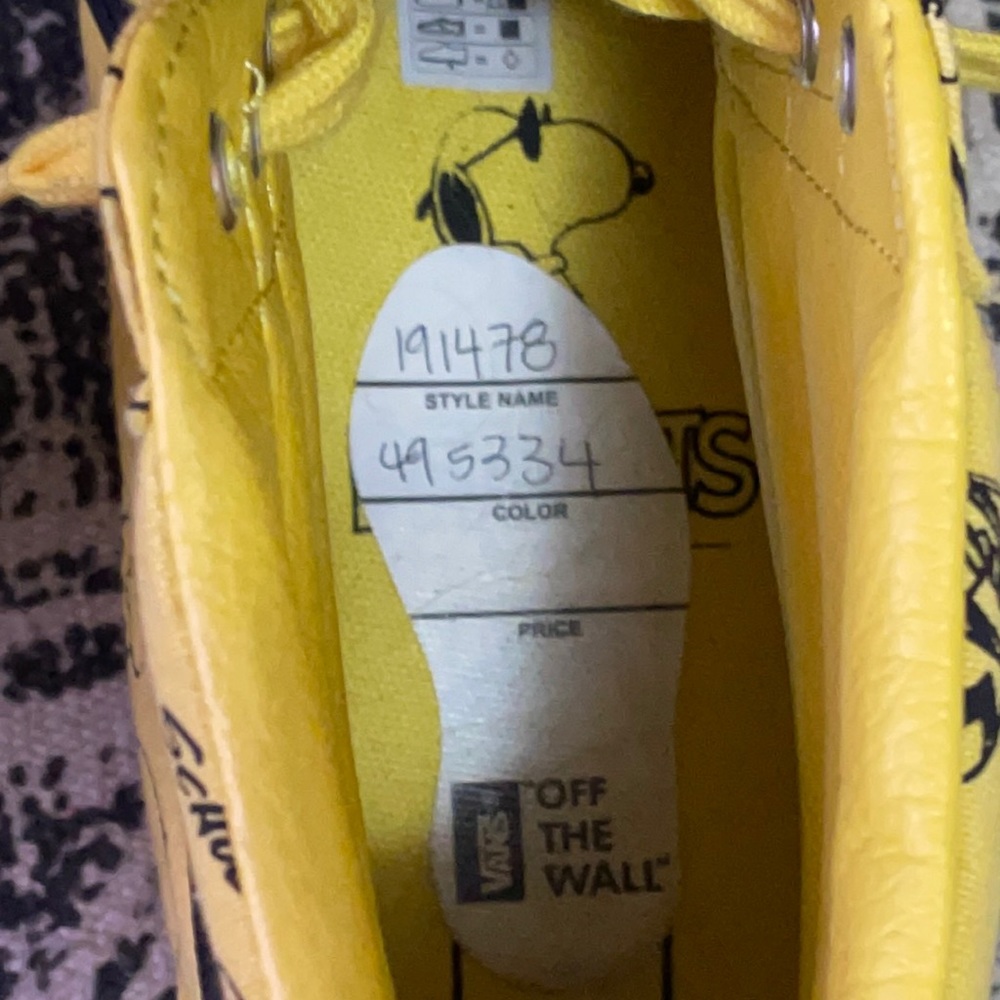 Exclusive maize peanuts vans